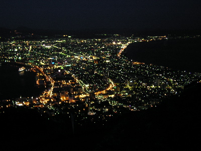 空が真っ暗になると、見事な夜景がお目見えした。